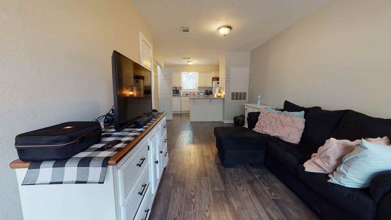 900 Autumn Cir #B - Photo 6 of 6