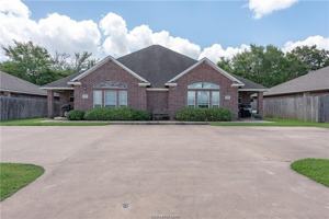 featured image of 1421 Western Oaks Ct