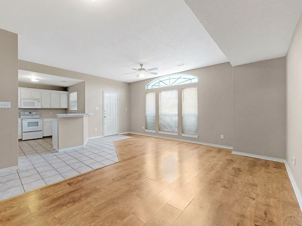 1421 Western Oaks Ct - Photo 3 of 46