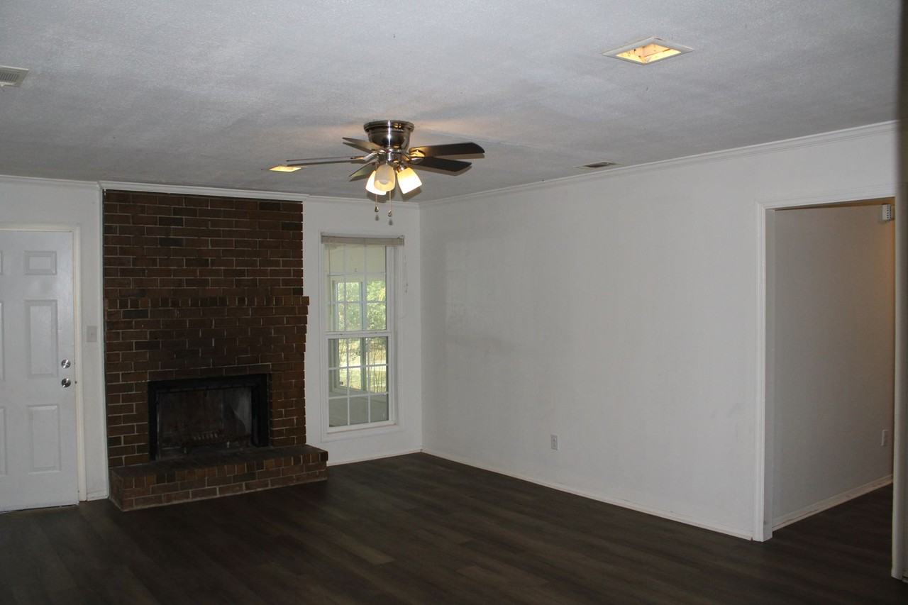 4115 Country Ln - Photo 6 of 35