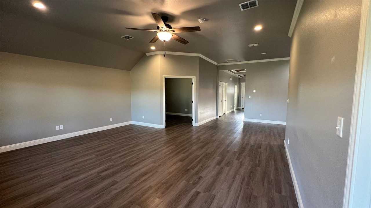 4904 Terlingua Dr - Photo 3 of 14