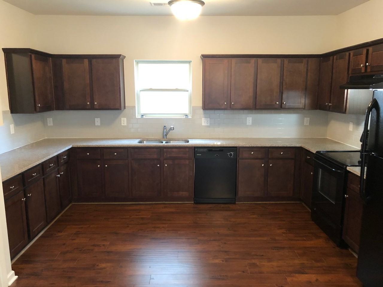 517 Tulip Ln - Photo 6 of 12