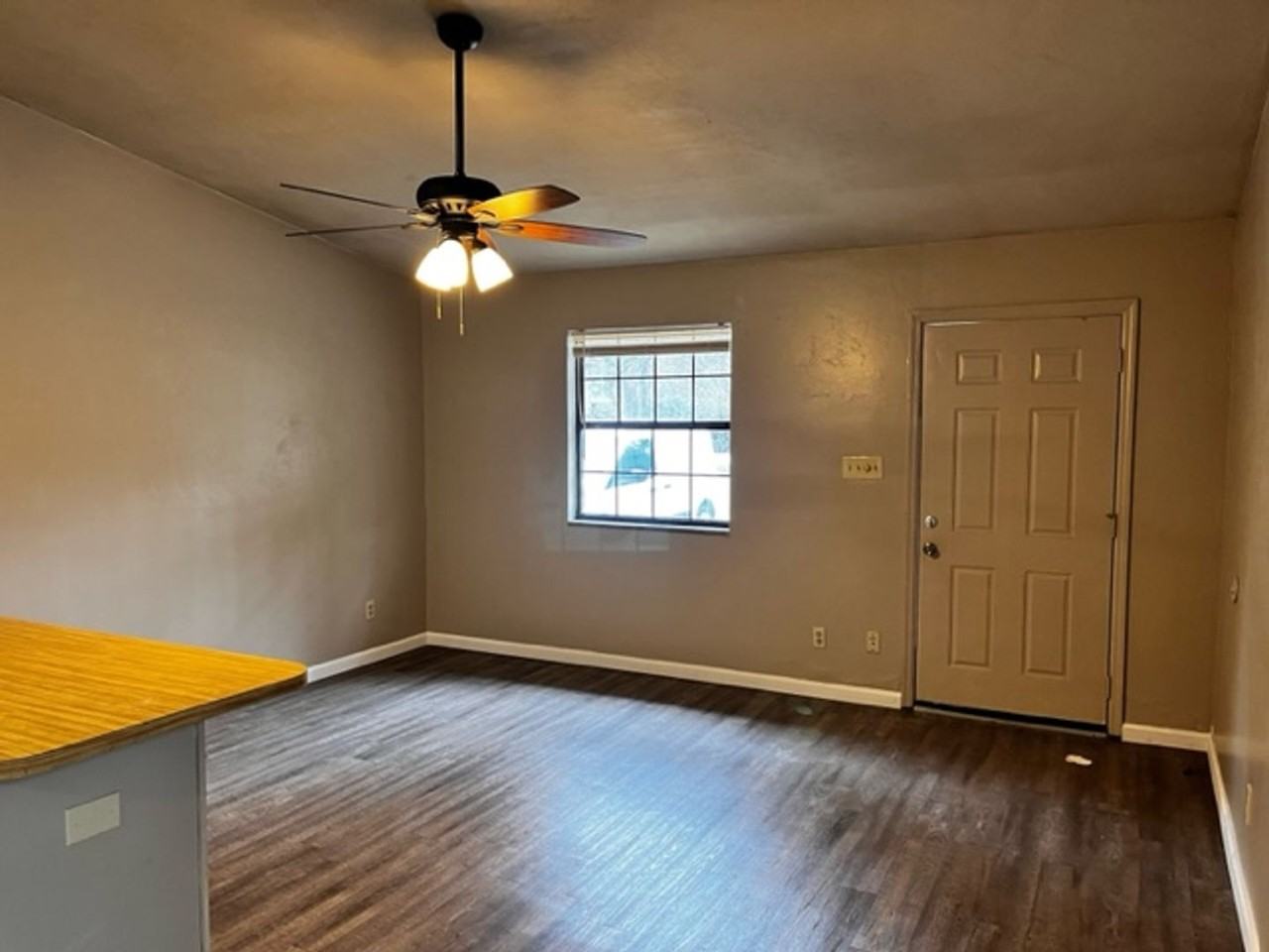 2023 Melrose Dr - Photo 3 of 7