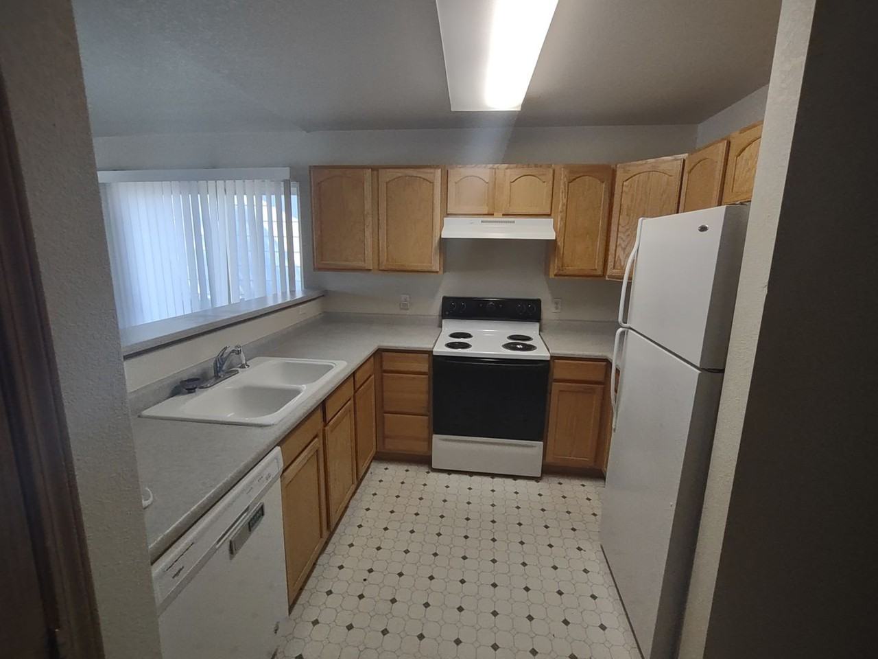 5045 Pioneer Pl - Photo 4 of 14