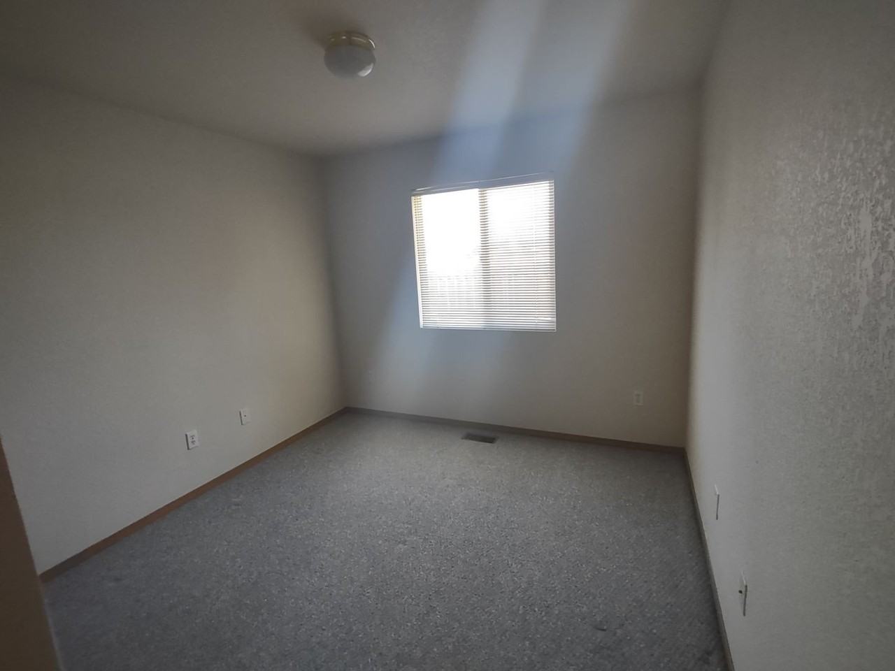 5045 Pioneer Pl - Photo 5 of 14