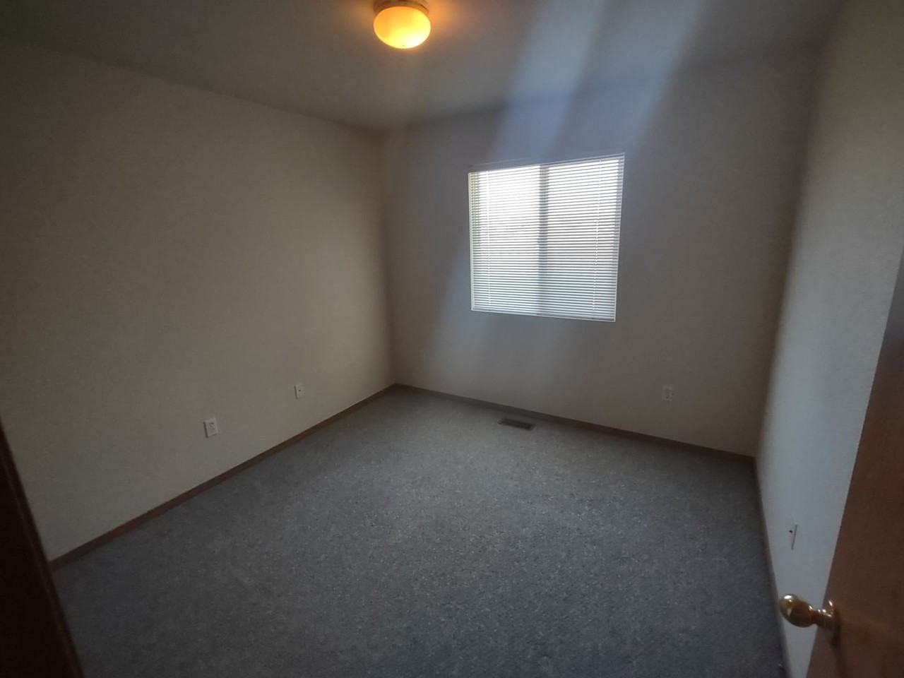 5045 Pioneer Pl - Photo 7 of 14