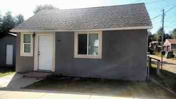 featured image of 406 E 5th St