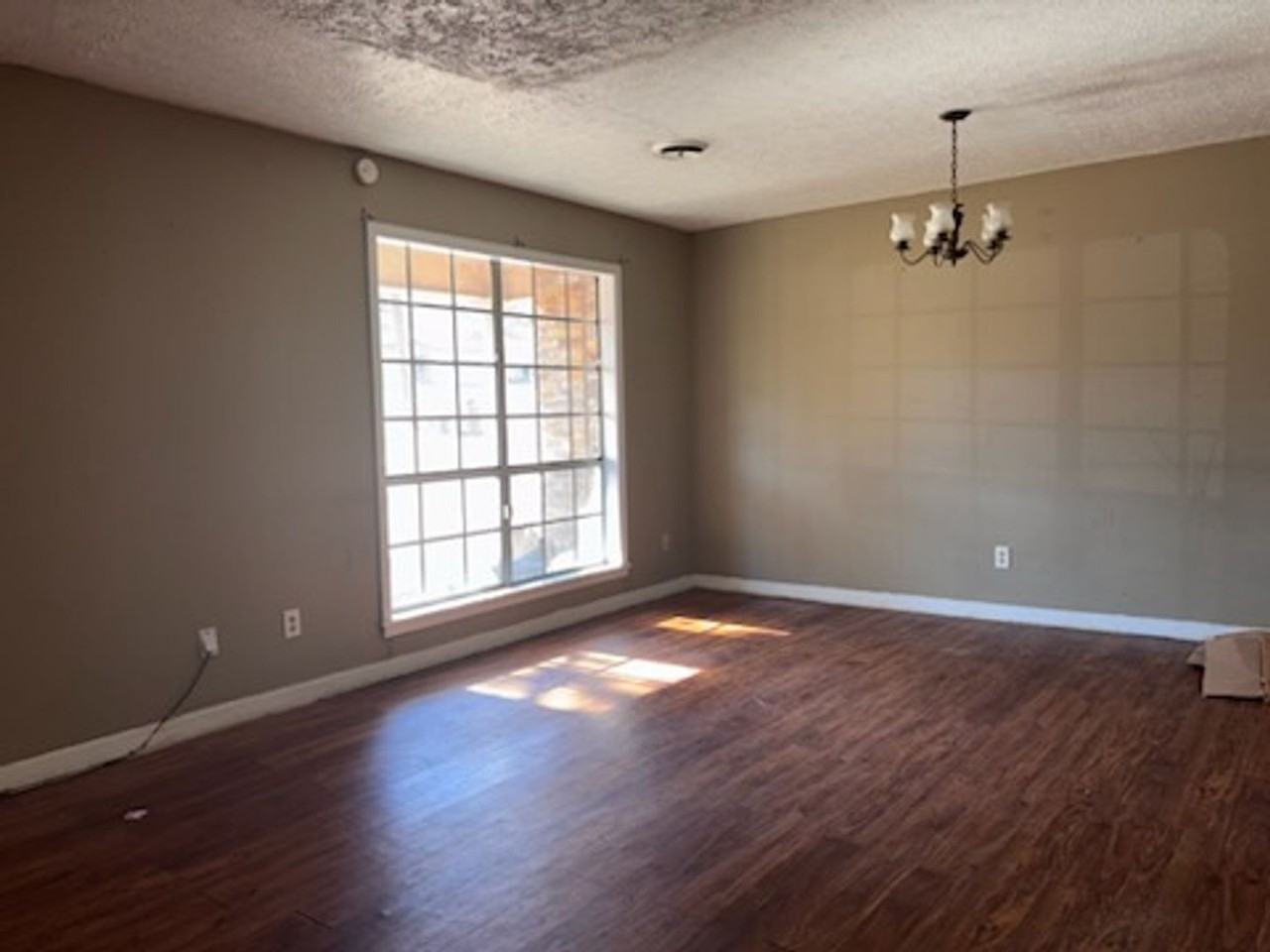 1706 Dorgan St - Photo 4 of 13