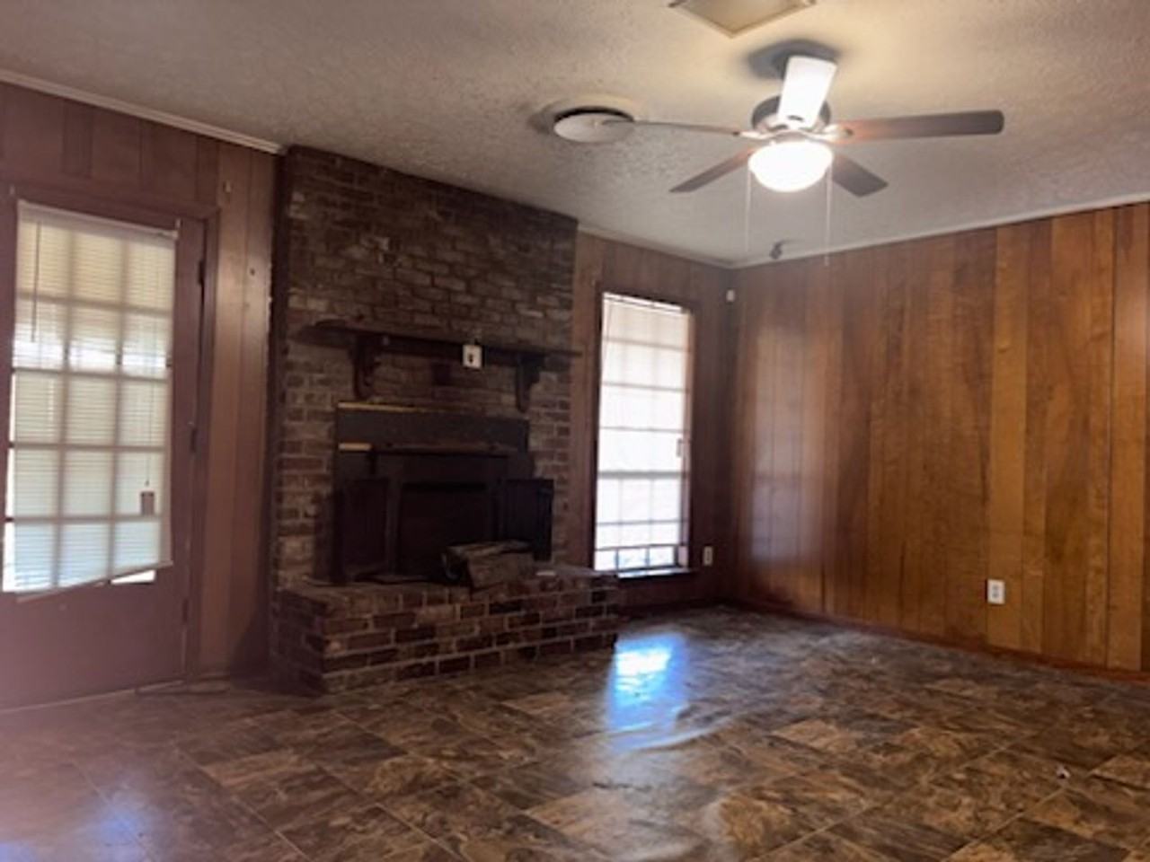 1706 Dorgan St - Photo 5 of 13