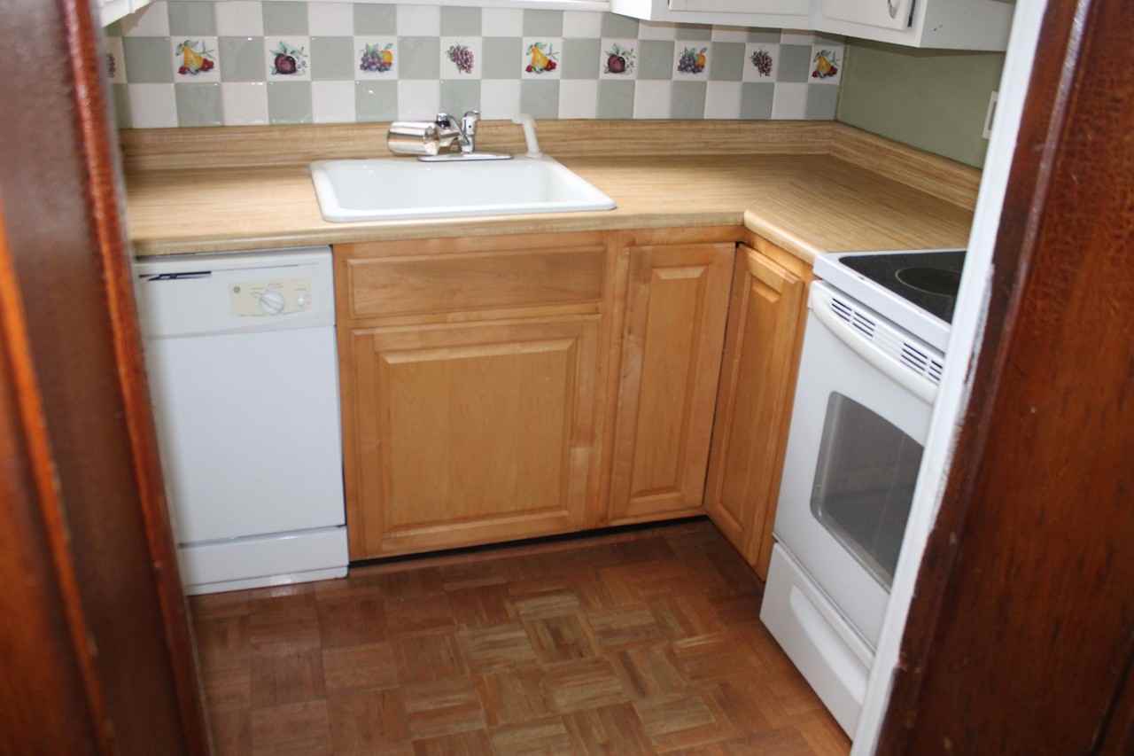 171 Linden Ave - Photo 2 of 9