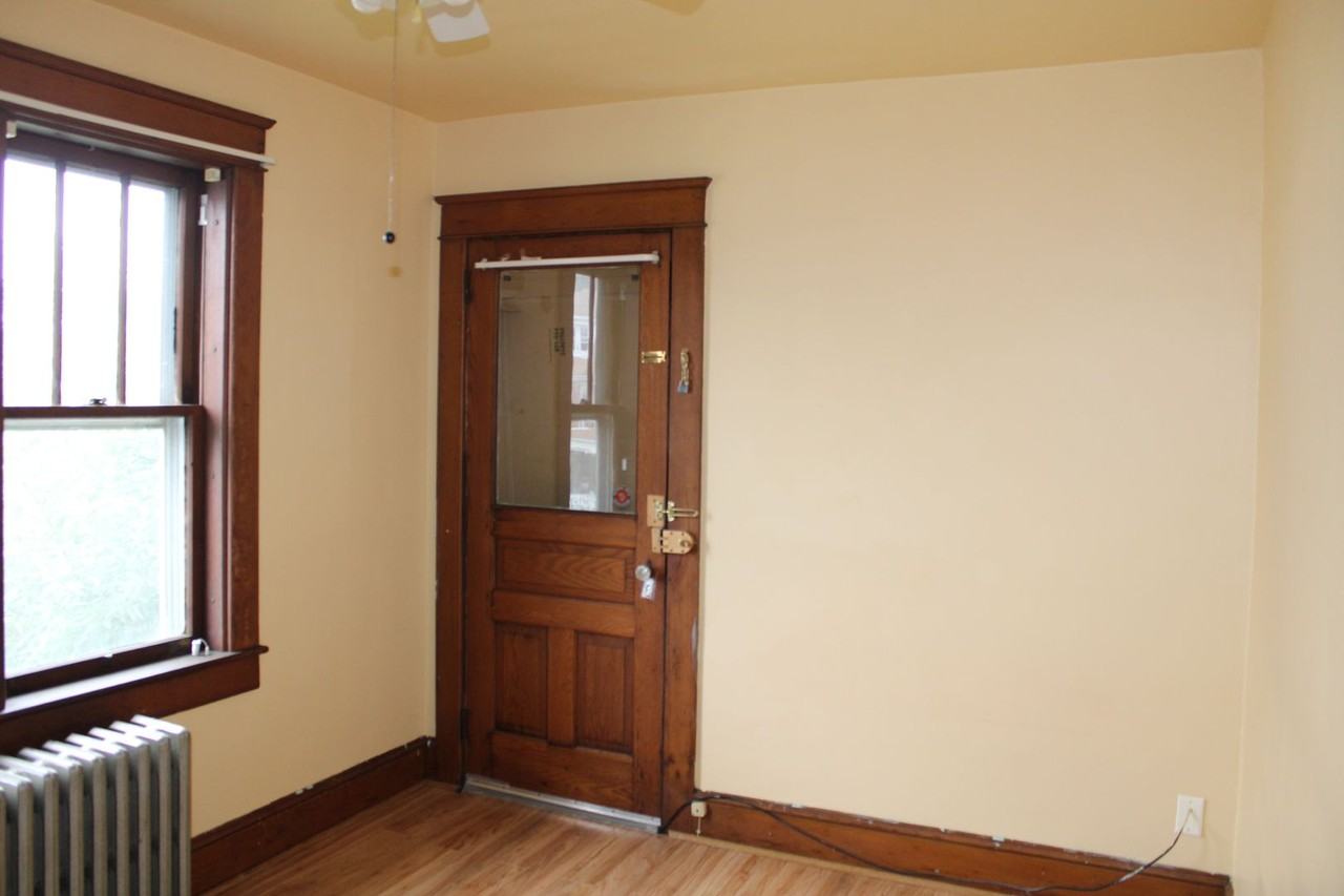 171 Linden Ave - Photo 5 of 9