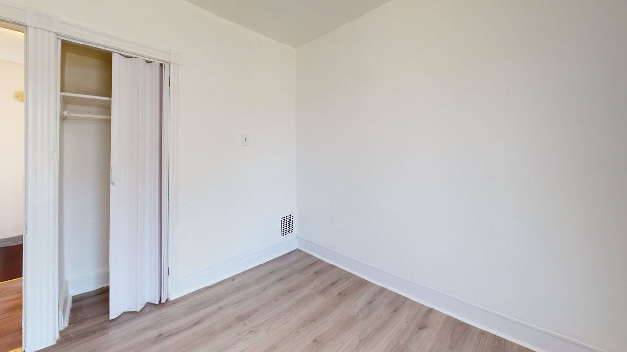 5714 N Beechwood St - Photo 7 of 18