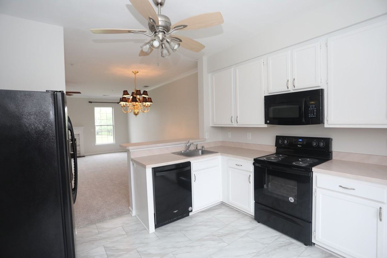 1228 Needham Ct - Photo 4 of 27