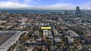 featured image of 1049 E 5th St