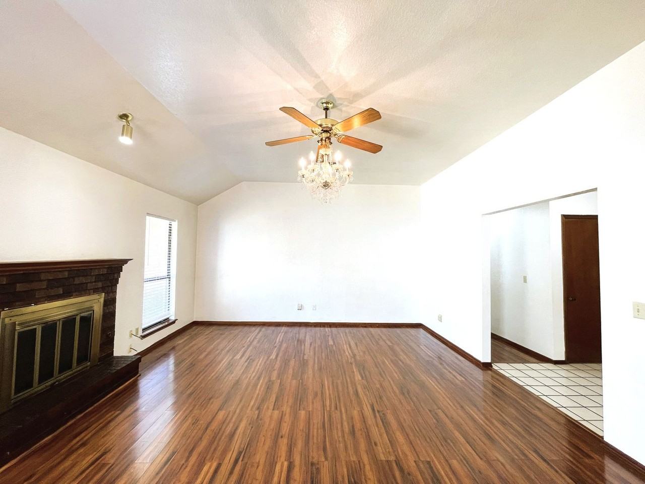 5804 Republic Dr - Photo 5 of 27