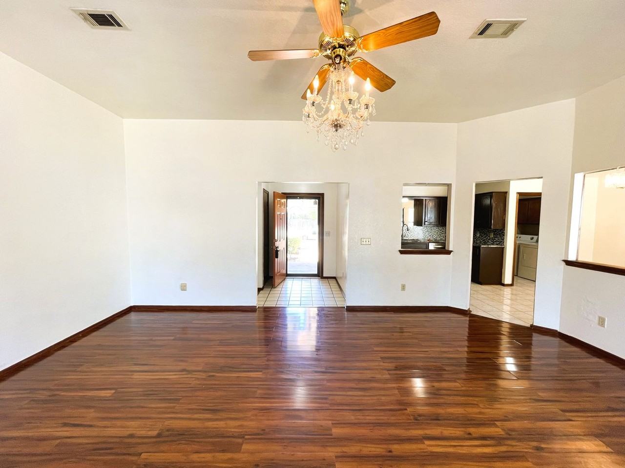 5804 Republic Dr - Photo 7 of 27