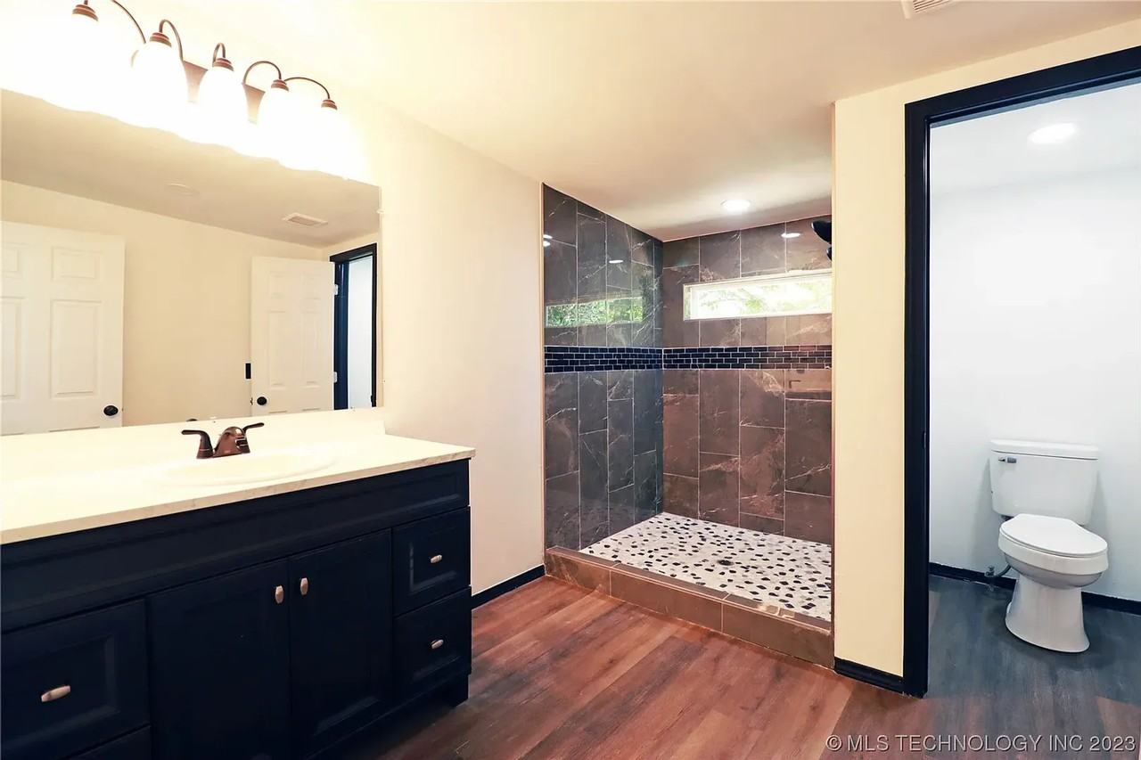 633 Loop Dr - Photo 4 of 37