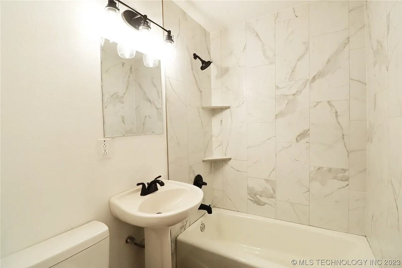 633 Loop Dr - Photo 7 of 37