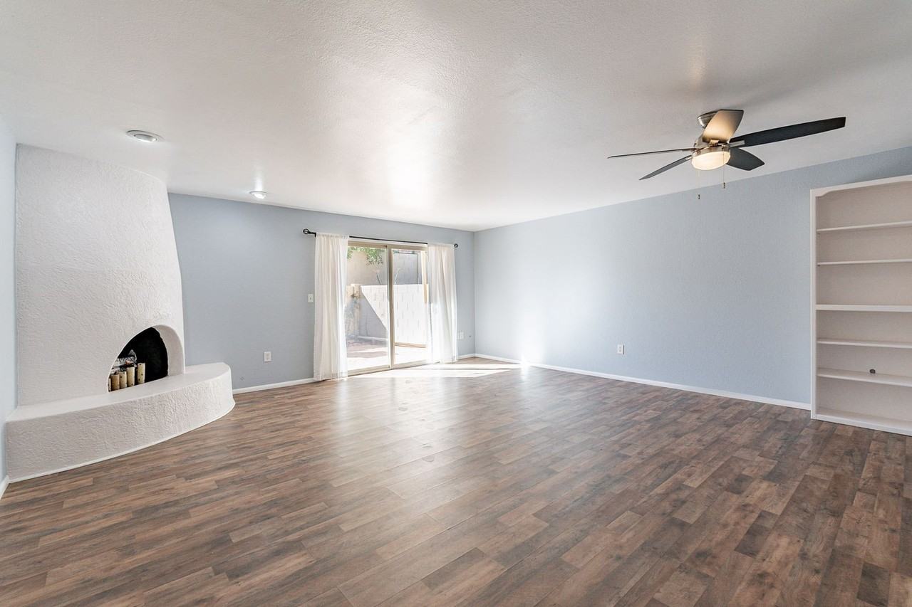 9896 E 1st St - Photo 3 of 31