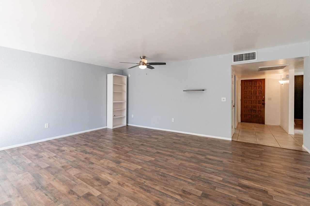 9896 E 1st St - Photo 5 of 31