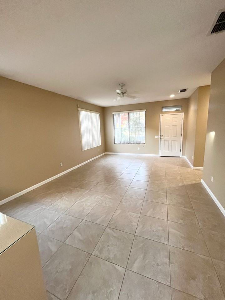 6224 Rose Garden Ln - Photo 3 of 15