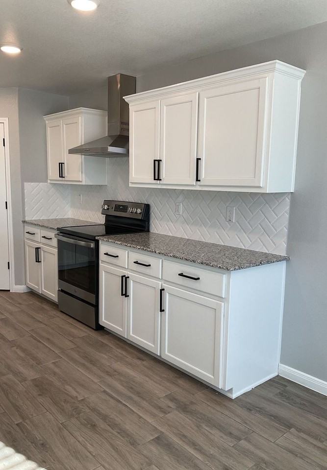 7601 Iridium Dr - Photo 4 of 27