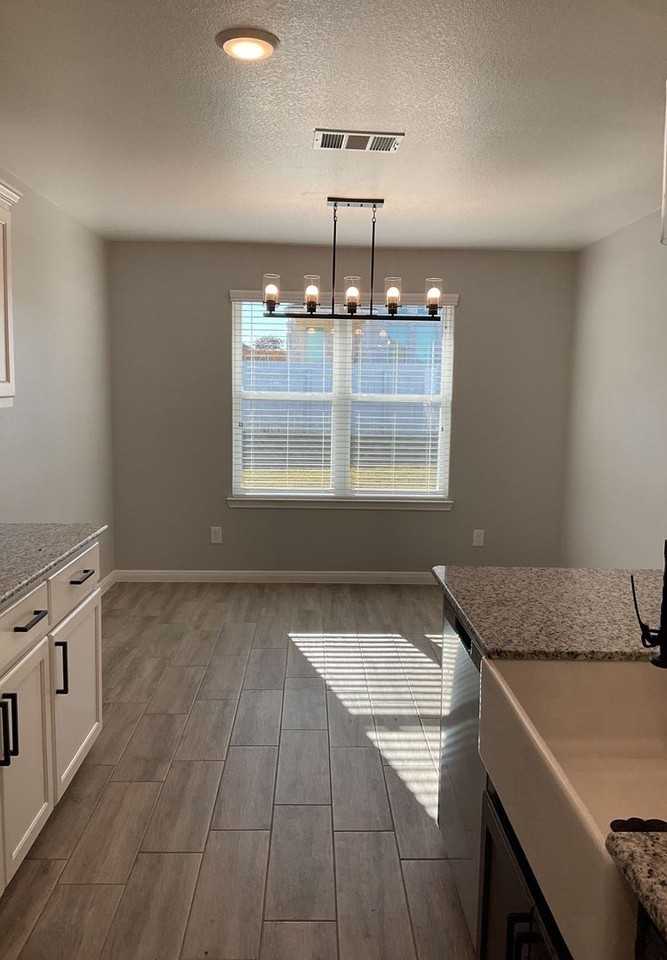 7601 Iridium Dr - Photo 6 of 27