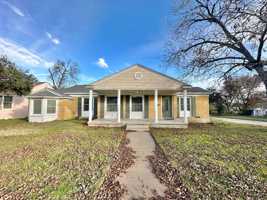 featured image of 1301 N 2nd St