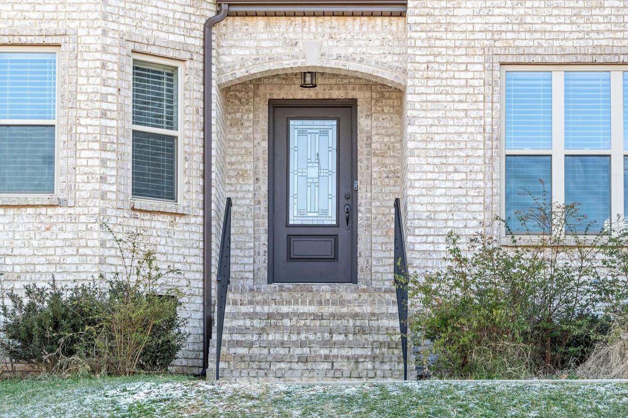 520 Larkspur Dr - Photo 2 of 34