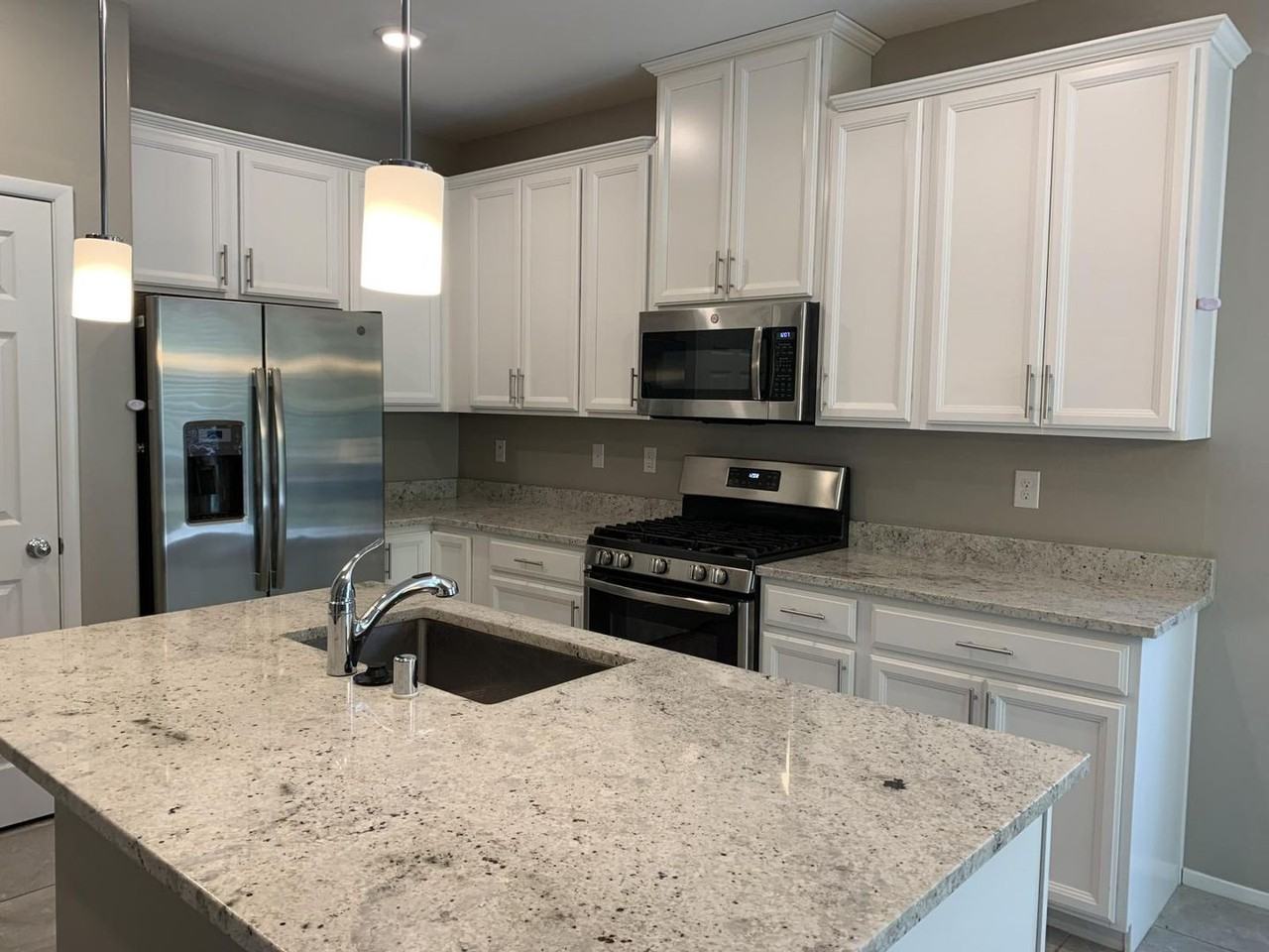 8521 Insignia Ave - Photo 4 of 22