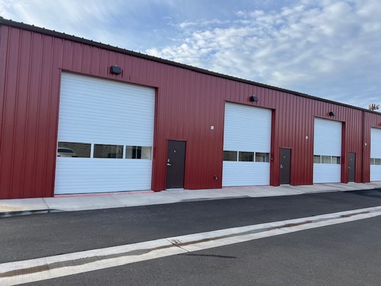 967 Lawnsdale Rd - Photo 2 of 9