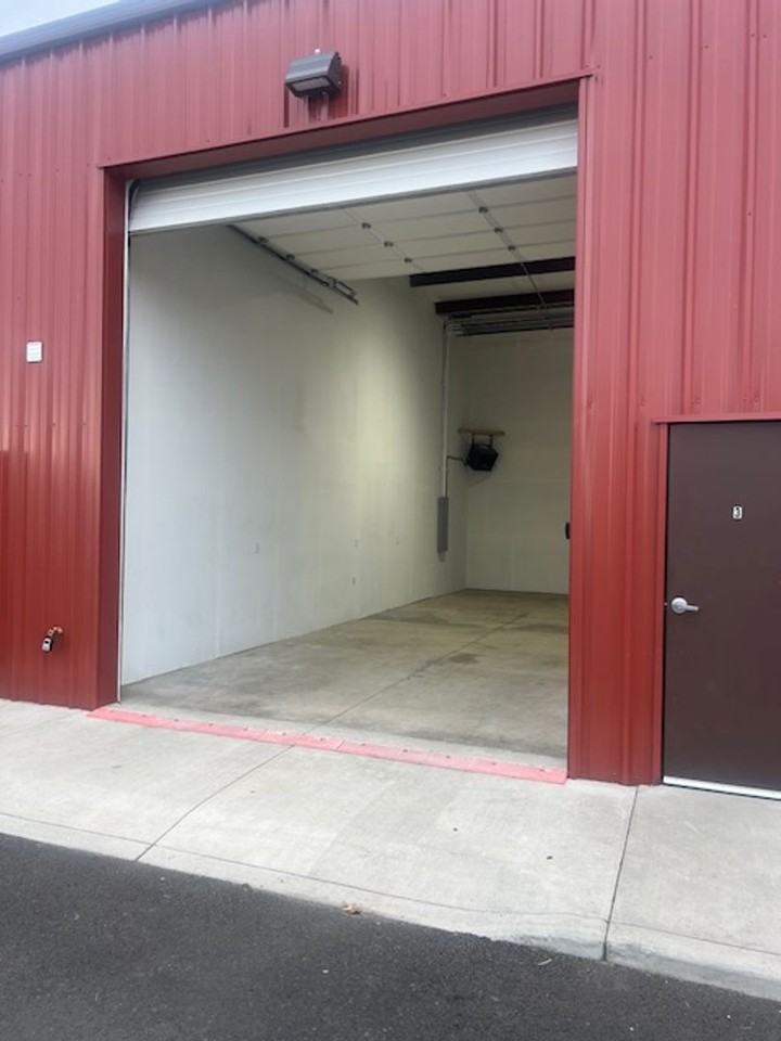 967 Lawnsdale Rd - Photo 3 of 9