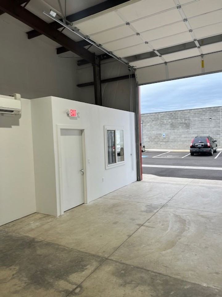 967 Lawnsdale Rd - Photo 5 of 9