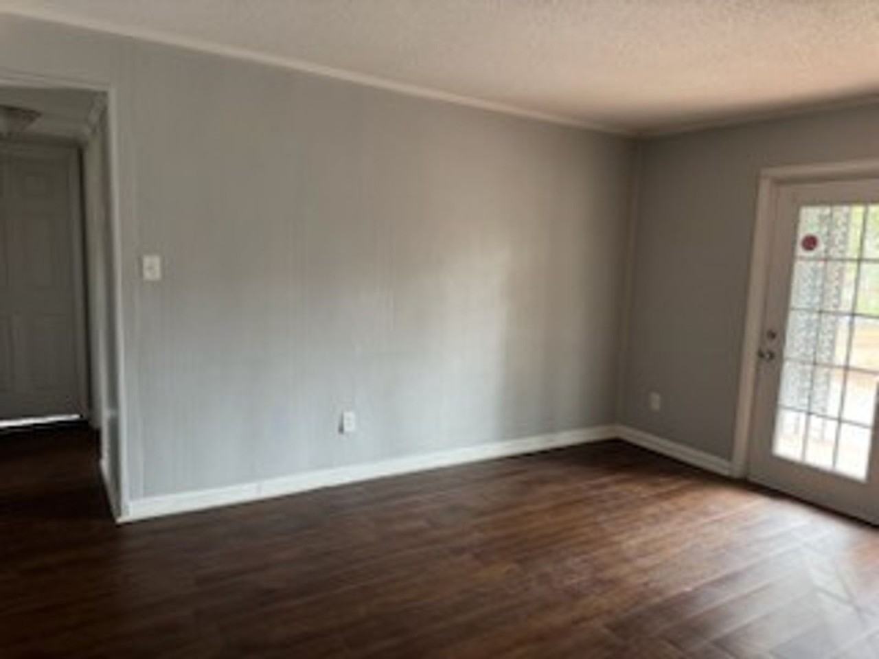 817D Ridge Rd - Photo 4 of 10