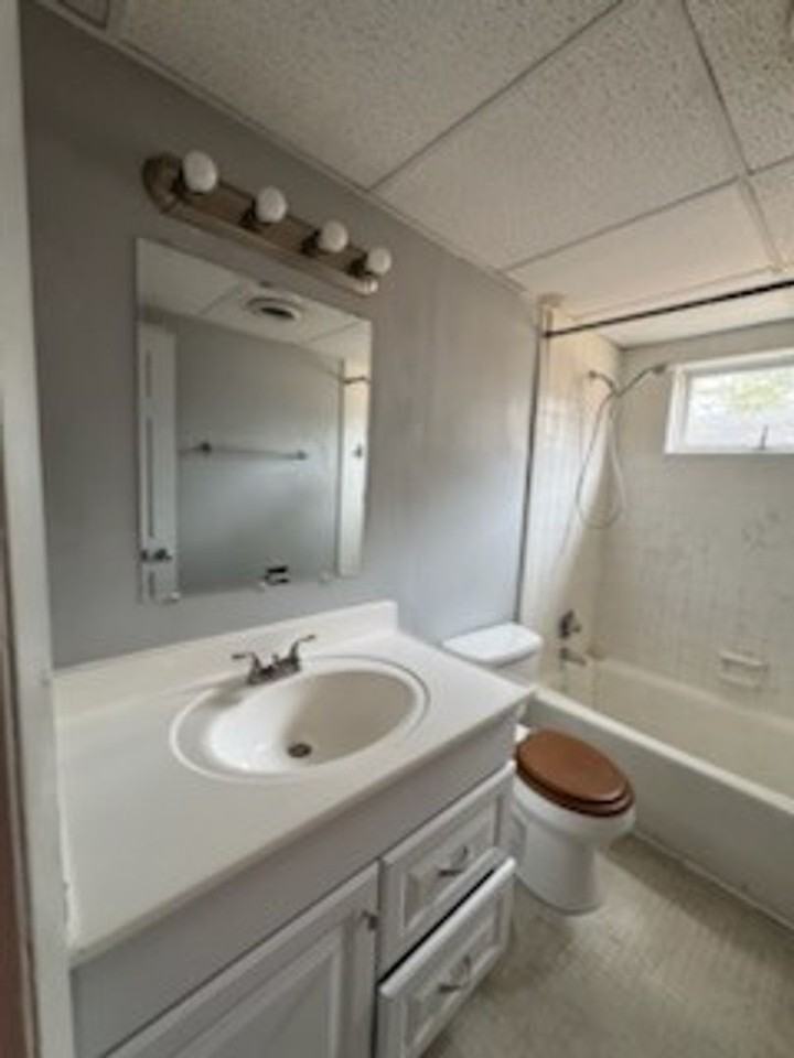 817D Ridge Rd - Photo 6 of 10