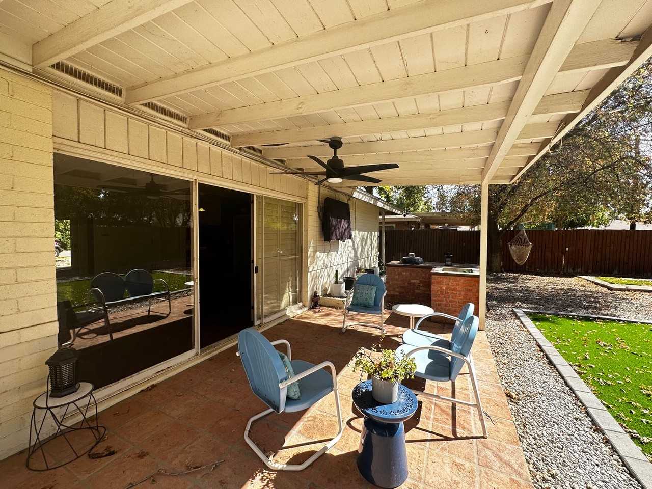 5118 N 18th Pl - Photo 6 of 33