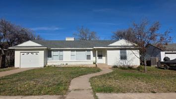 featured image of 2424 Waco St