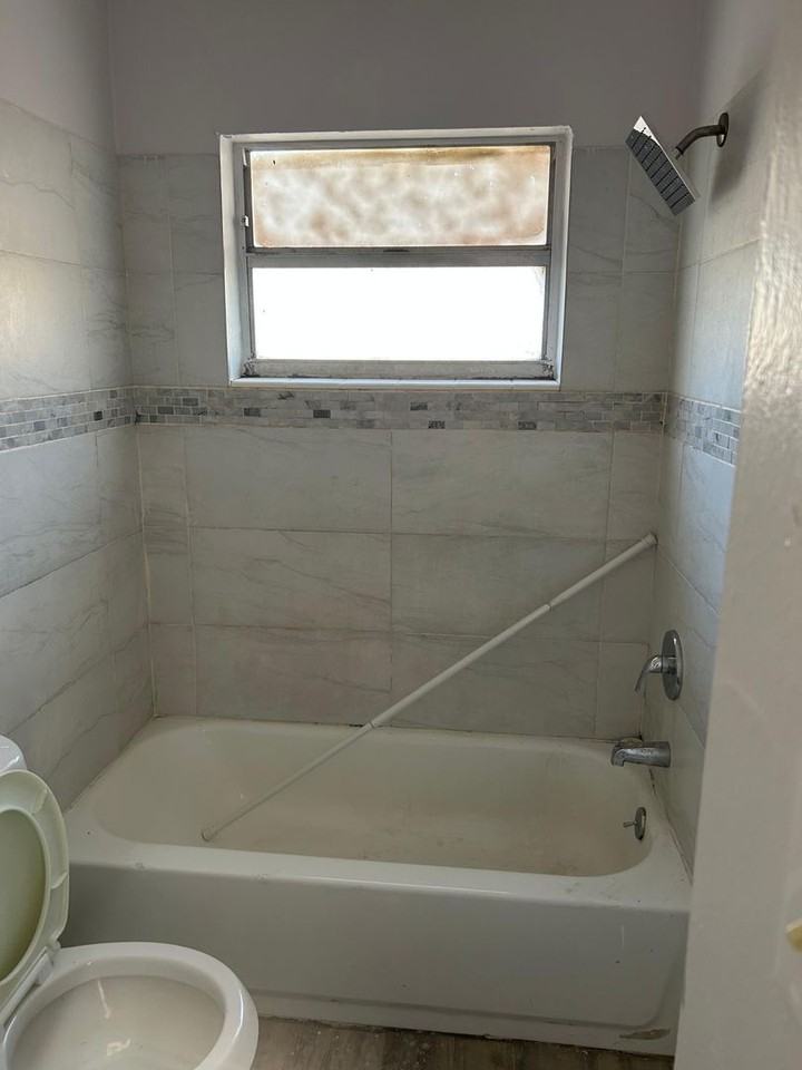 8209 N 17th St #B - Photo 3 of 8