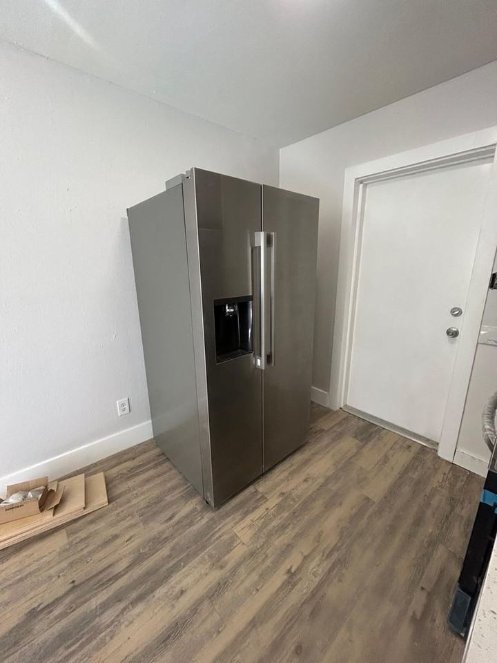 8209 N 17th St #B - Photo 5 of 8