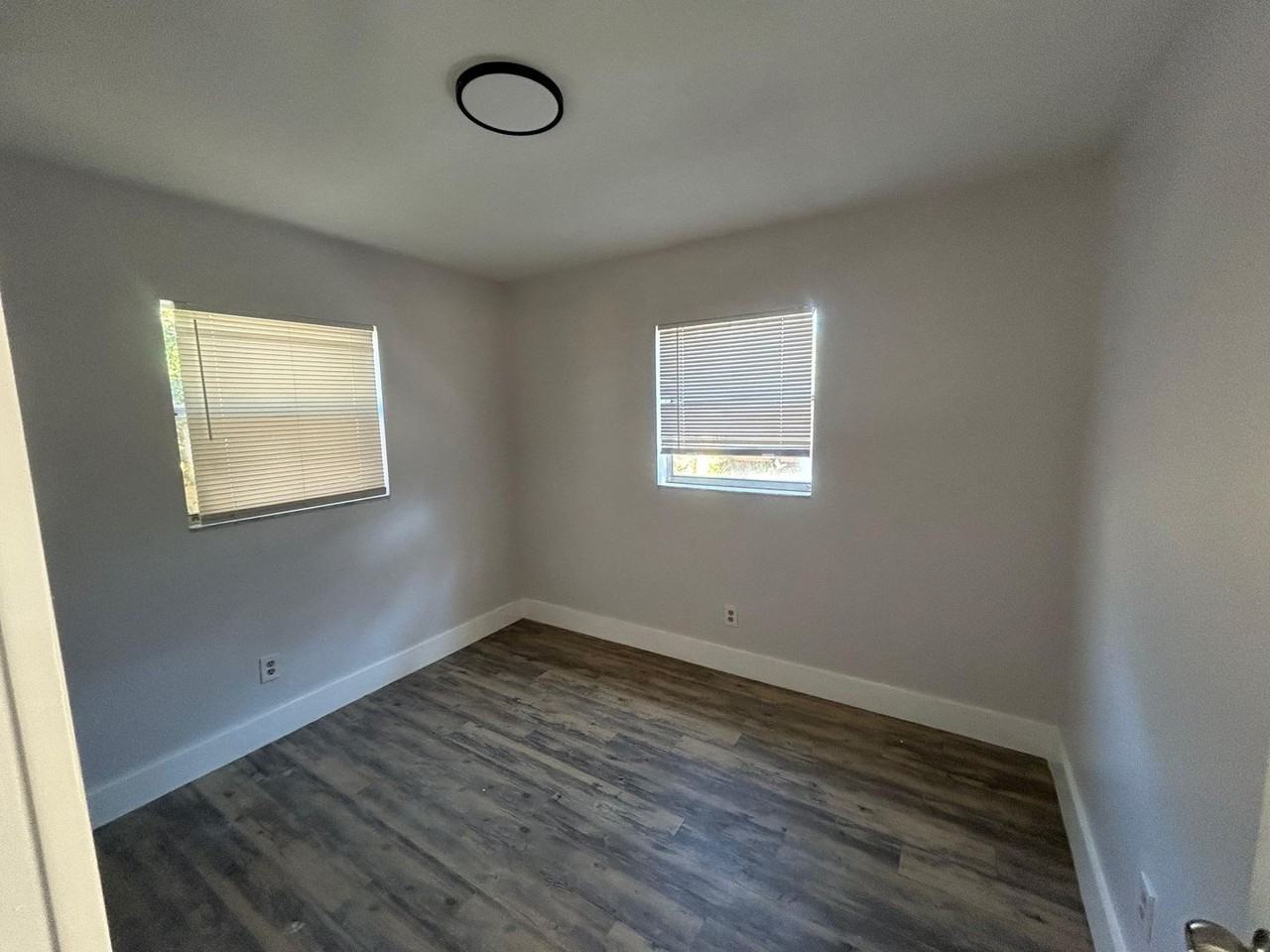 8209 N 17th St #B - Photo 7 of 8