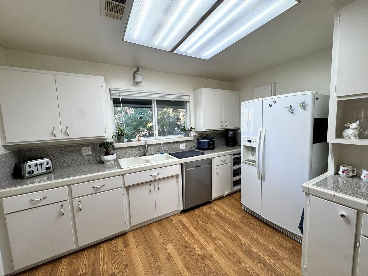 5080 Fresno Ave - Photo 3 of 17