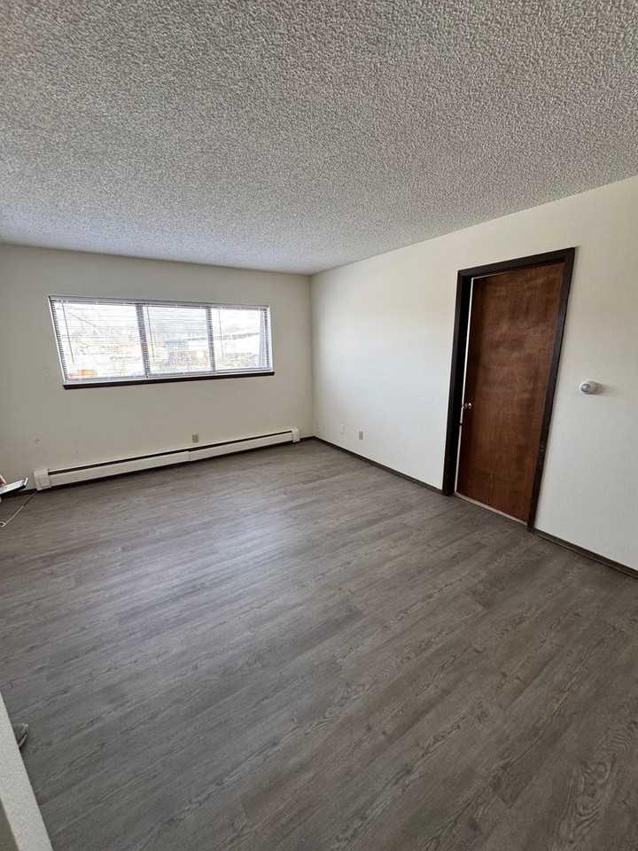 Meadowview Apartments - Photo 2 of 5