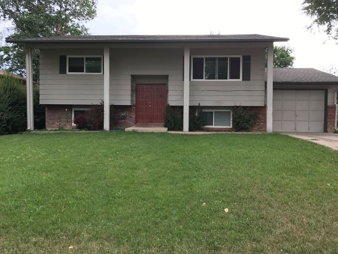 1125 Timber Ln - Photo 2 of 15