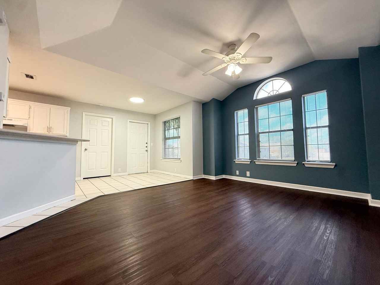 Cedarwood Apartments - Photo 5 of 9