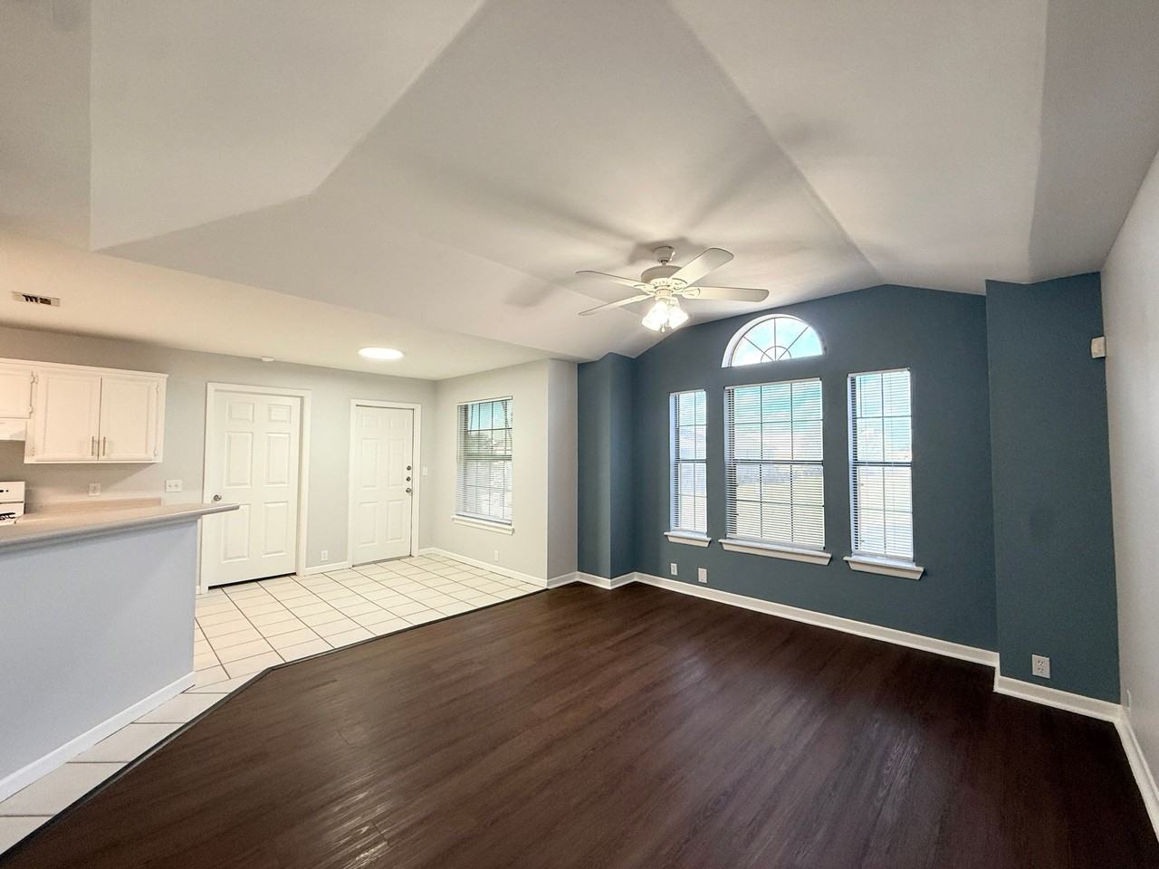 Cedarwood Apartments - Photo 7 of 9