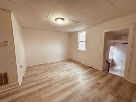 118 S Queen St - Photo 1 of 1