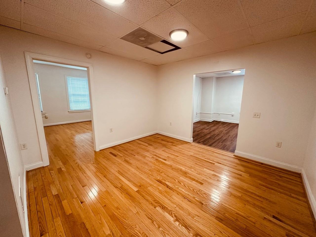 102 E King St - Photo 5 of 9