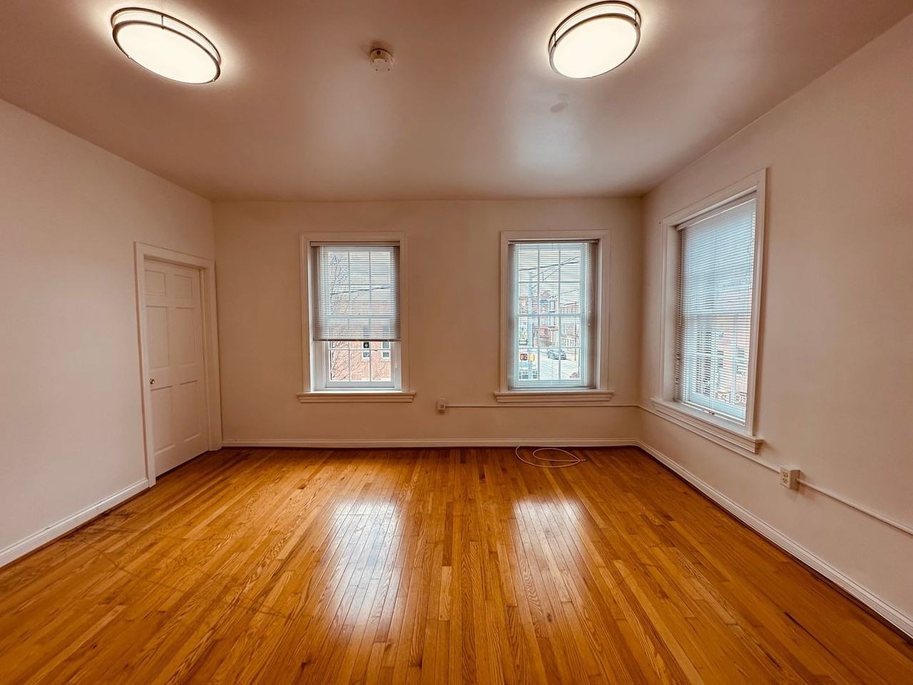 102 E King St - Photo 7 of 9