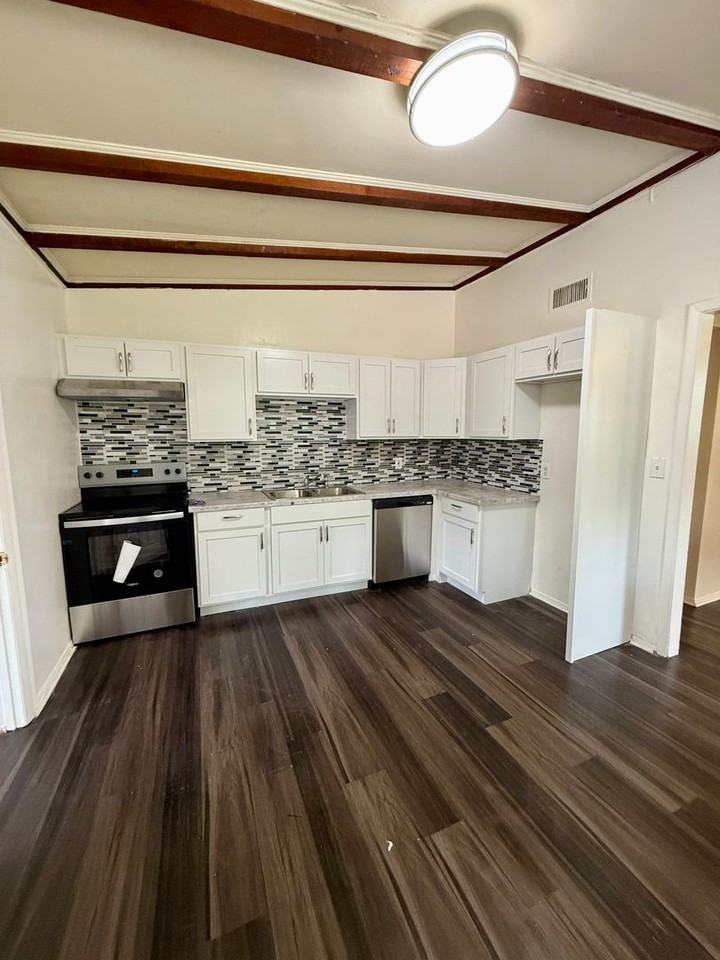 8738 7th Ave - Photo 2 of 11