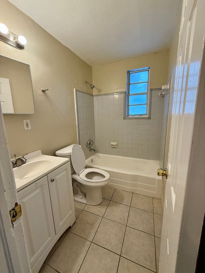 8738 7th Ave - Photo 7 of 11